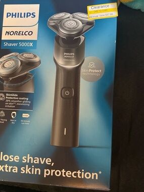 Philips Norelco Shaver 5000x New
